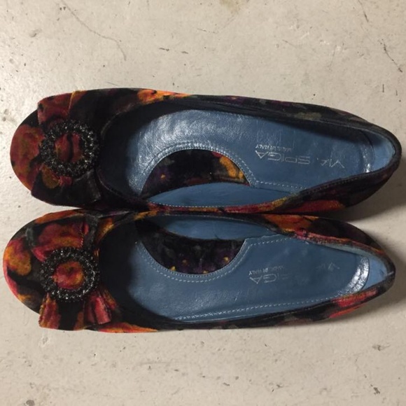 Via Spiga Floral Velvet Flats - Picture 1 of 3